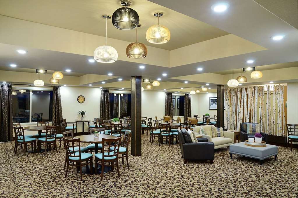 Pomeroy Inn & Suites Prince George Restaurant photo