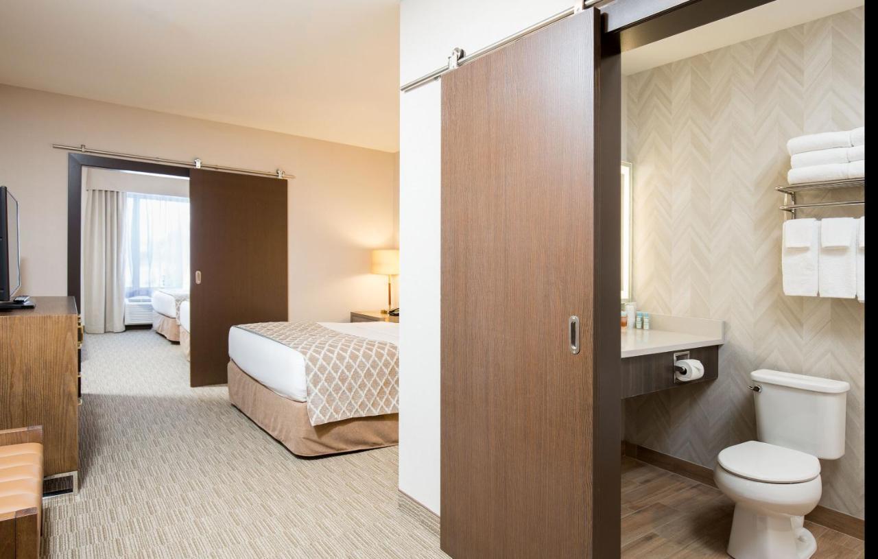 Pomeroy Inn & Suites Prince George Extérieur photo